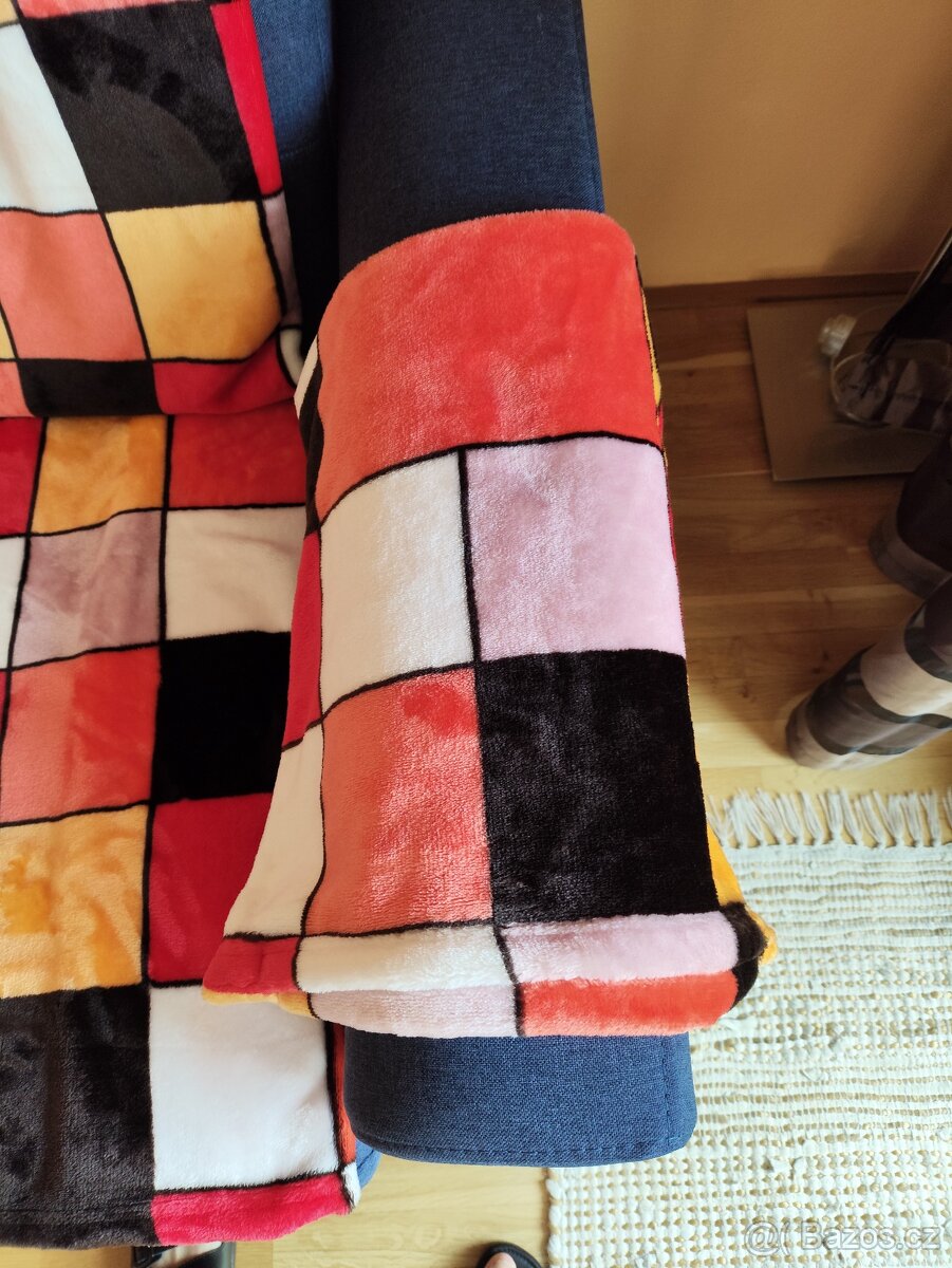 Přehoz na pohovku a křesla a polštářky - 4