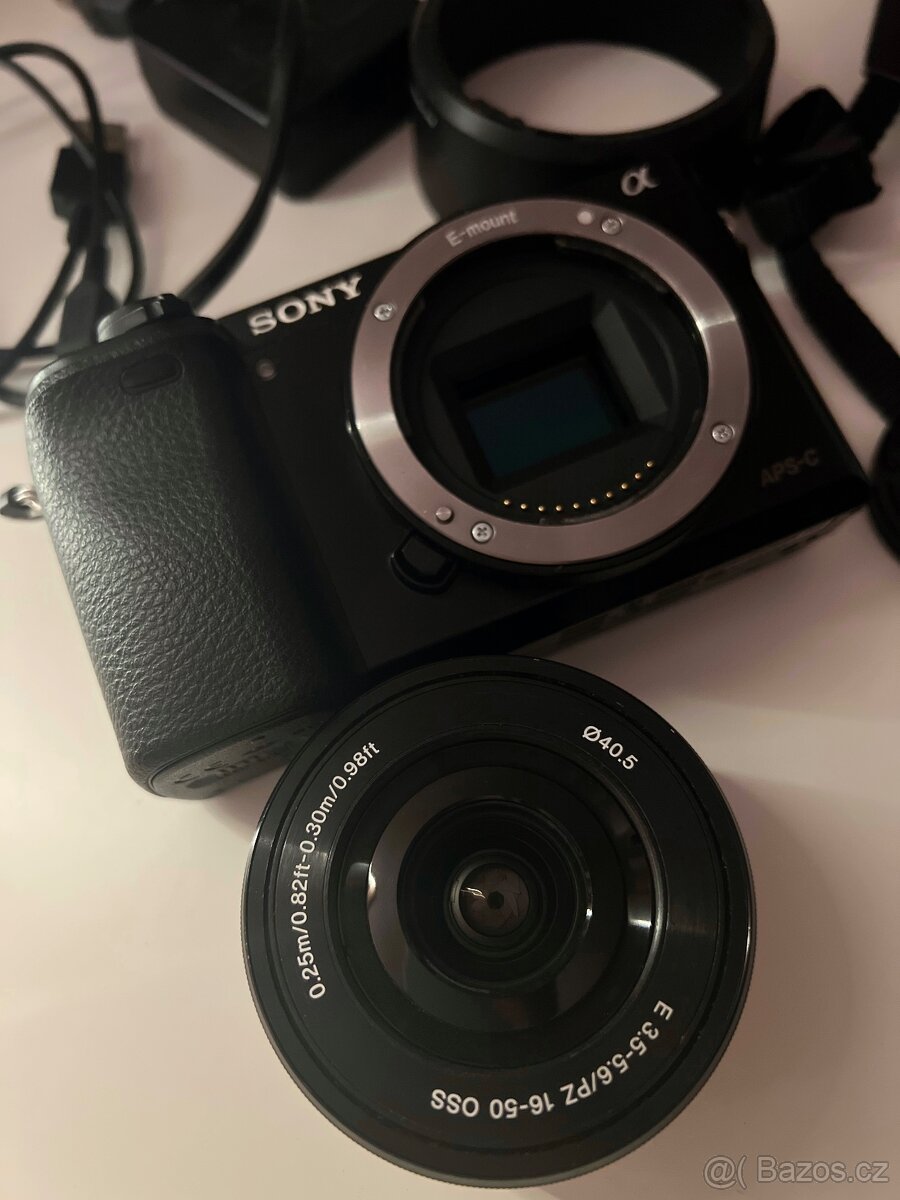 Sony A6000 + 15-50mm f/3.5-5.6 + Neewer nabíječka(2baterie) - 4