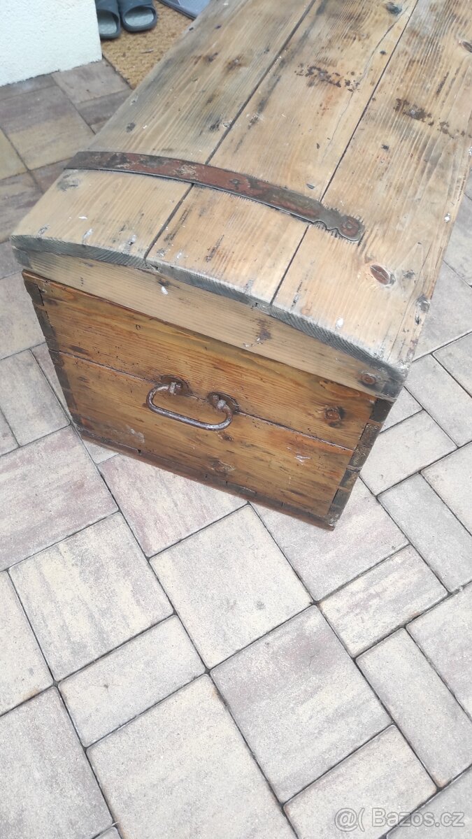 Velká dřevěná truhla - 4