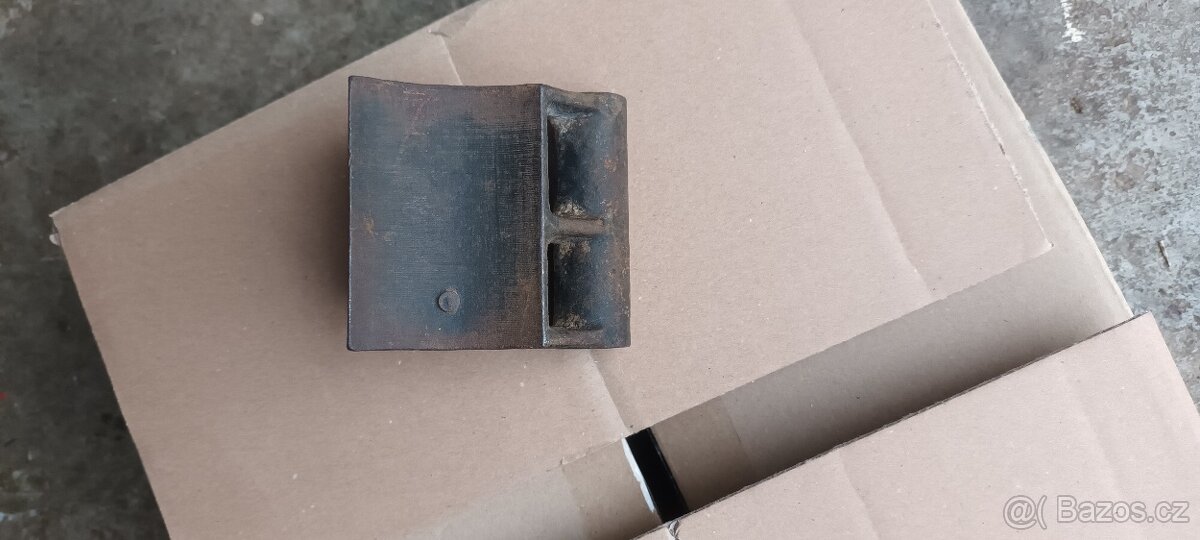 Držák dynama asi NSU - 4