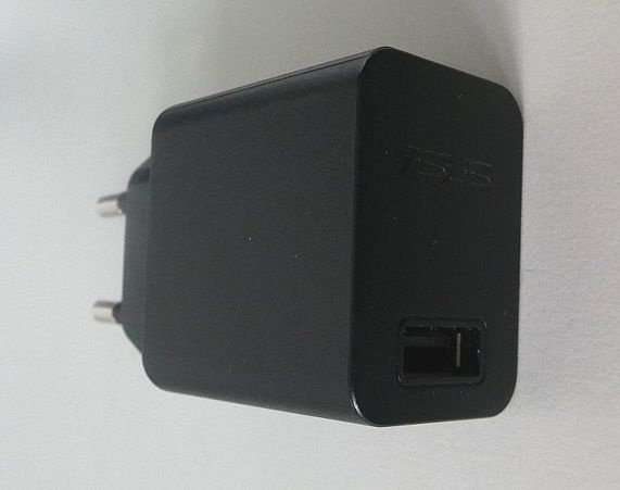 AC adaptér ASUS - výkon 18W - 4