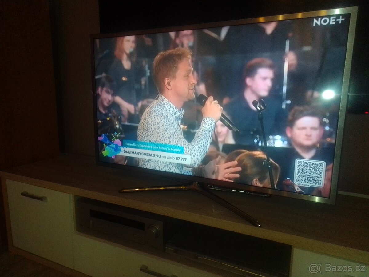 LED Smart TV Samsung UE40F6200 - 4