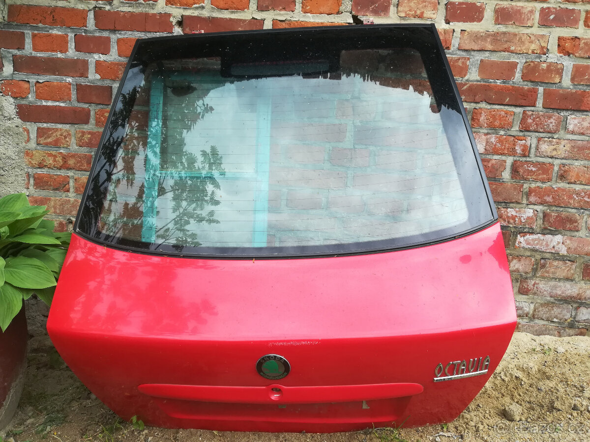 Náhradní díly na Škoda Octavia I červená 8151 - 4