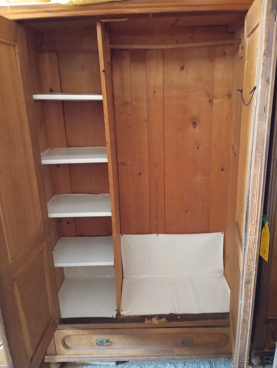 Starožitné skříně - 4