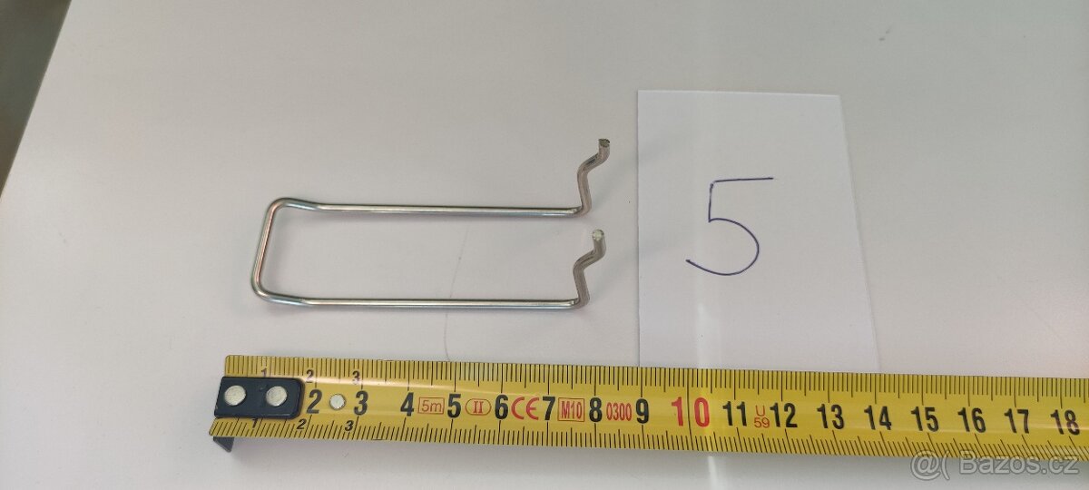 Euroháčky do děrovaných prodejních plechů, stojanů. - 4