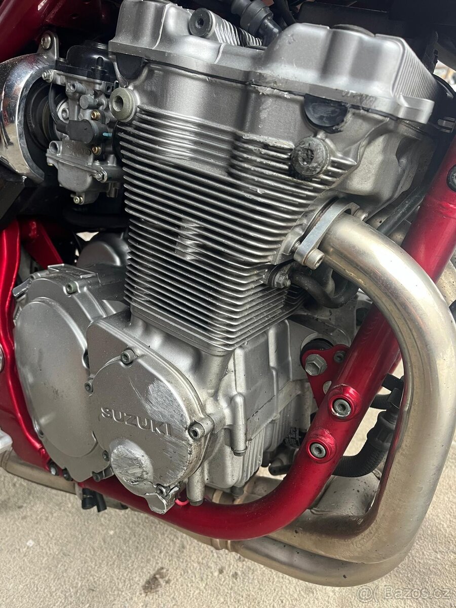 Suzuki bandit 600 - 4