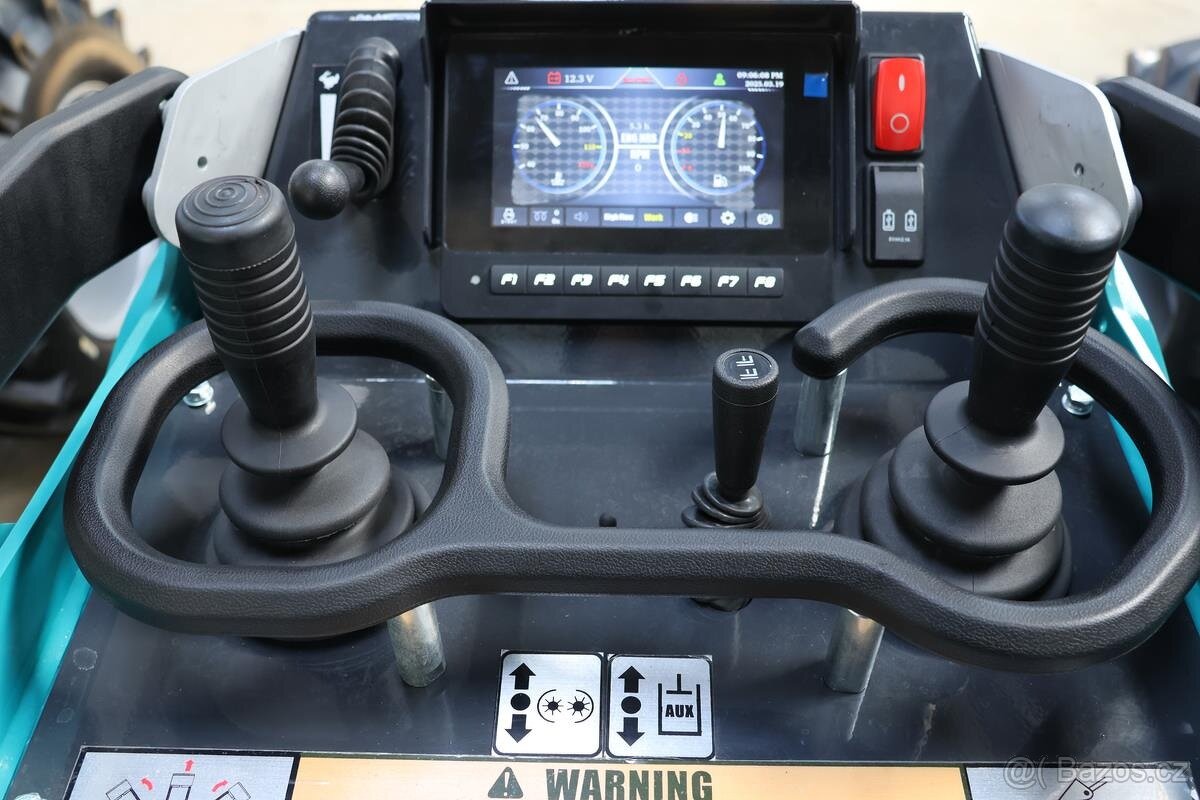 Mininakladač pásový SCHMIDT AR100 Skid Steer - 4