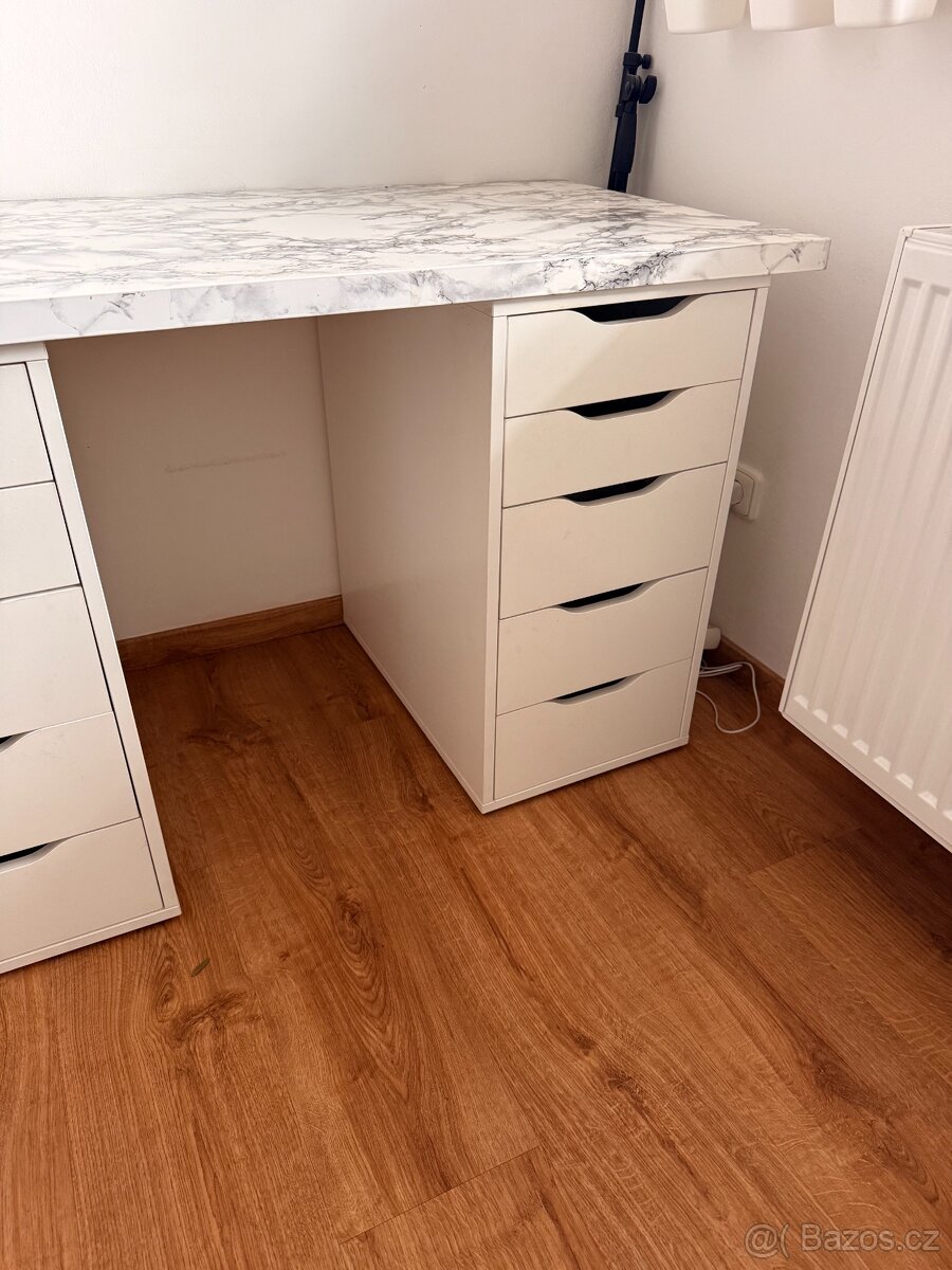 Stolek IKEA a 2 kontejnery - 4