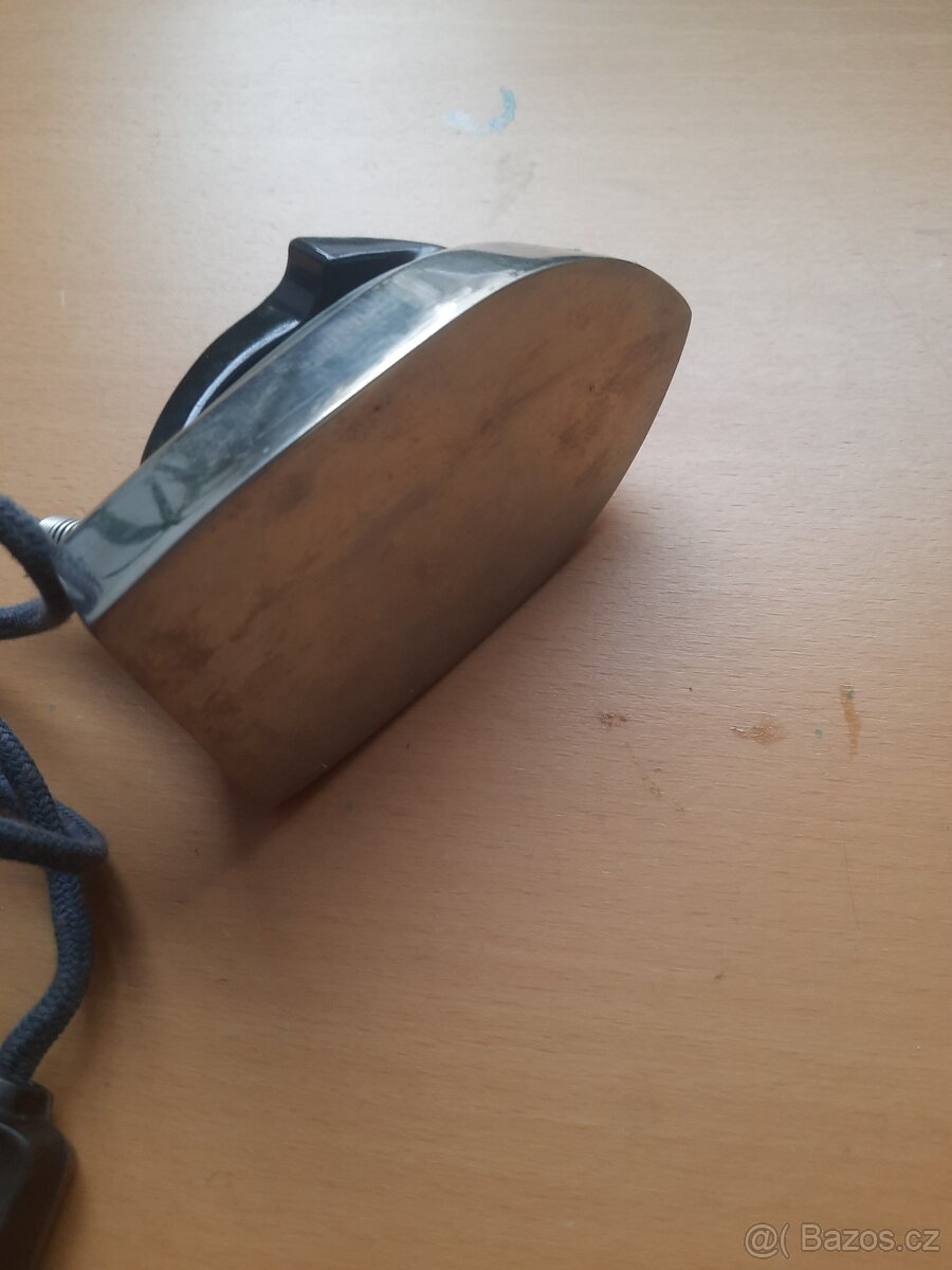 Ruská cestovní žehlička - 4