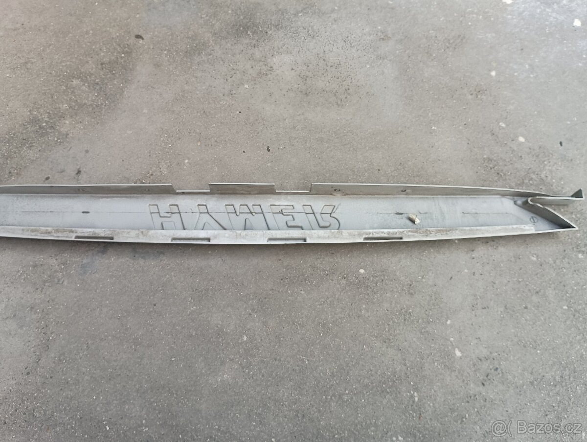 Panel s nápisem HYMER č. P 82 - 4