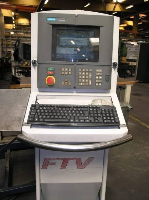 Použité obráběcí centrum Cincinnati FTV 850, r. v. 2002 - 4