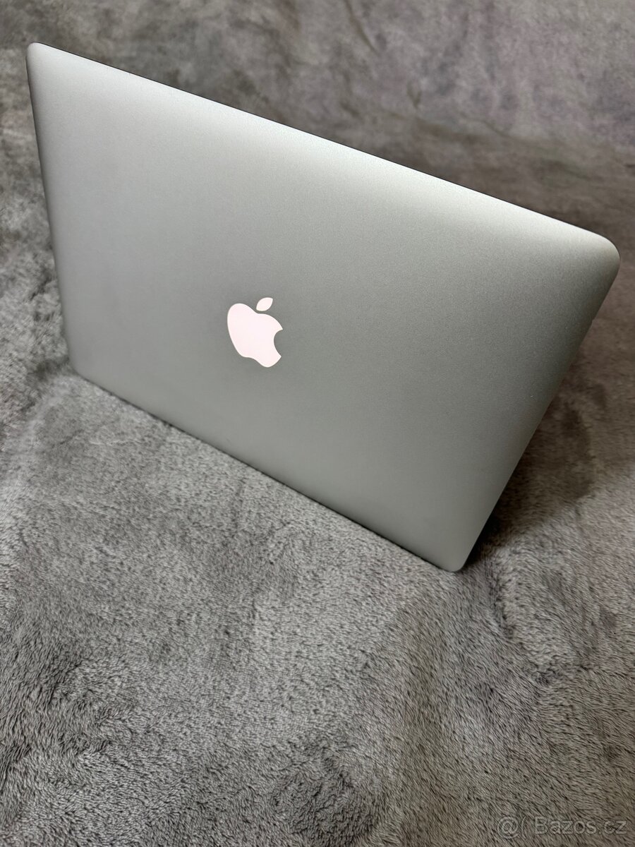 MacBook Air (13-inch, Early 2015) - 4
