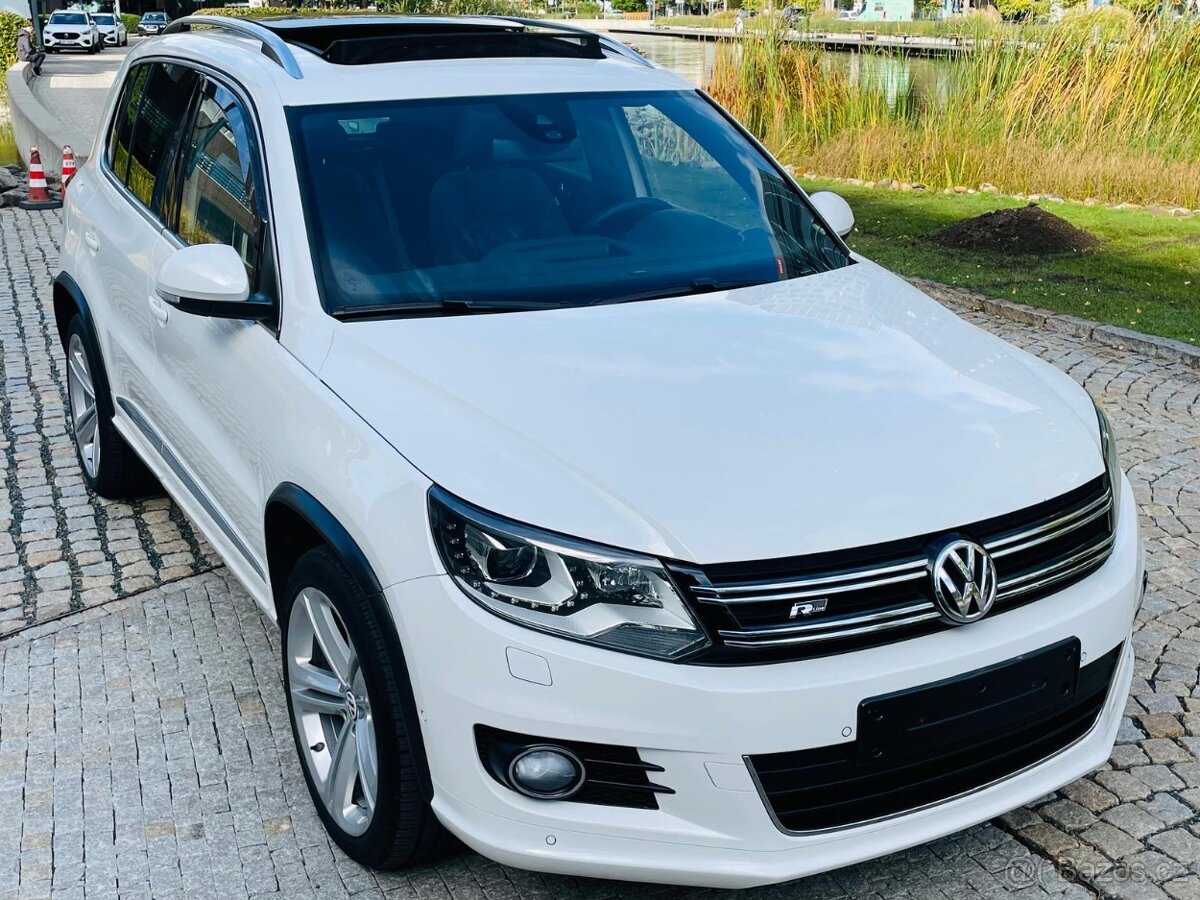 Volkswagen Tiguan 2.0TSI 4x4 AUT KAM SERVISKA TAŽNÉ NEZAV.T - 4