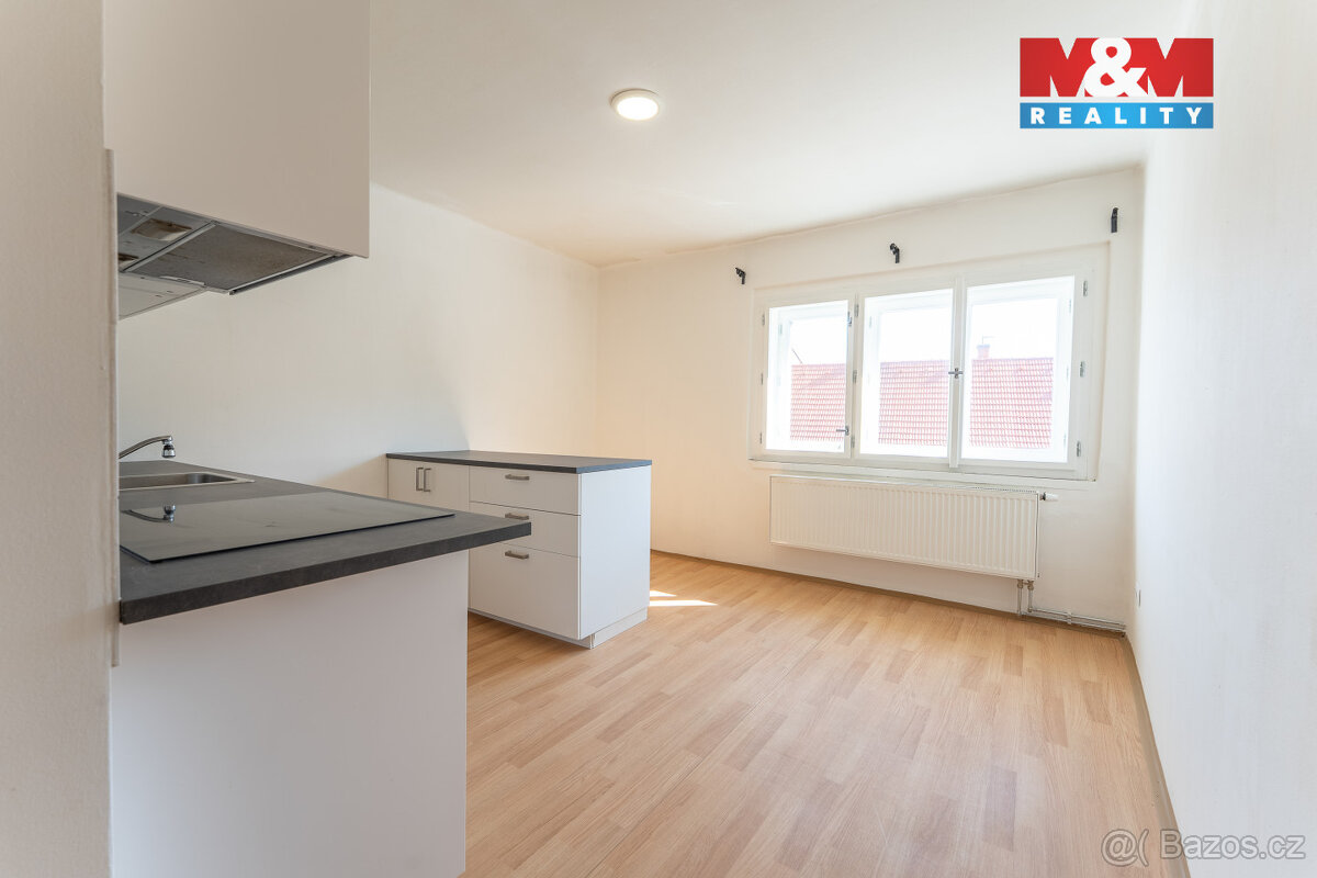 Prodej nájemního domu v Liběchově, ul. nám. V. Levého - 4