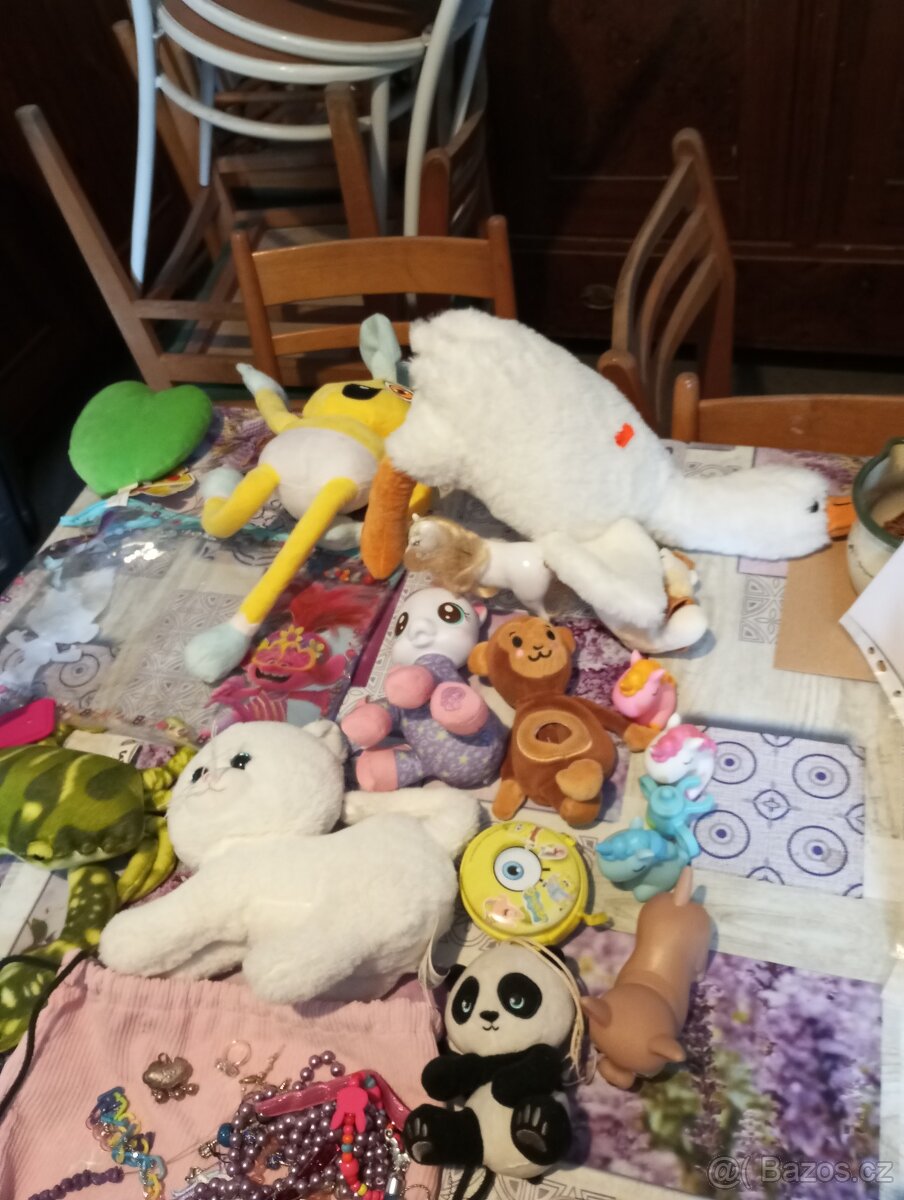Mix hraček panenky a další - 4