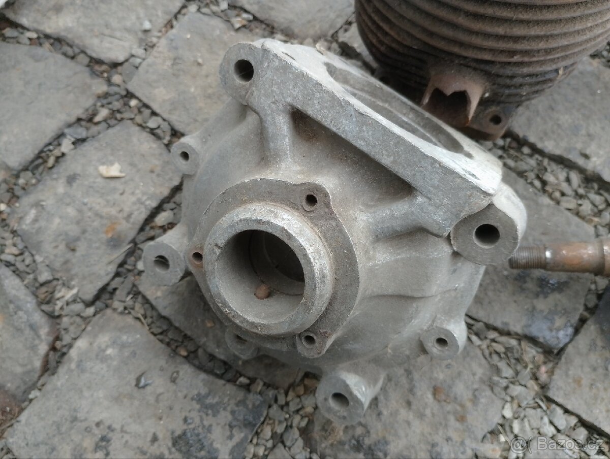 Jawa 250 speciál motor - 4