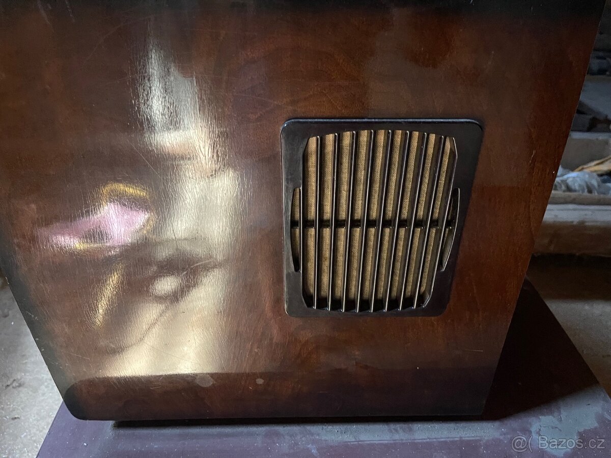 Televizor Tesla 4203A Athos Retro - 4