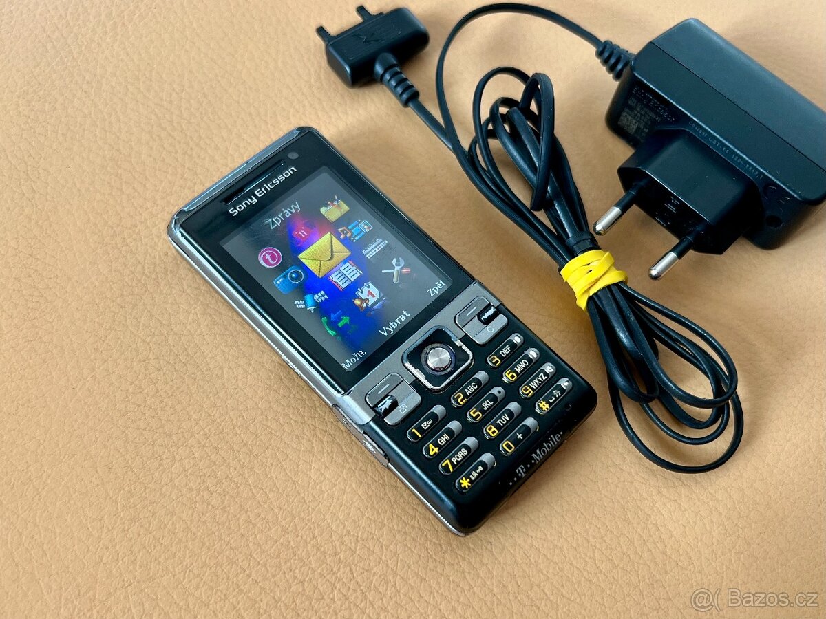 Sony Ericsson C702 - 4