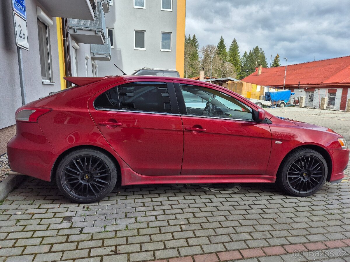 Mitsubishi Lancer sportback 2.0 d.i.d - 4