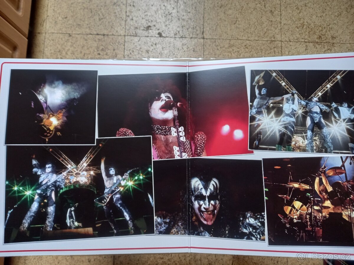 Kiss – Blood & Fire Live At The Forum (2LP) red vinyly - 4