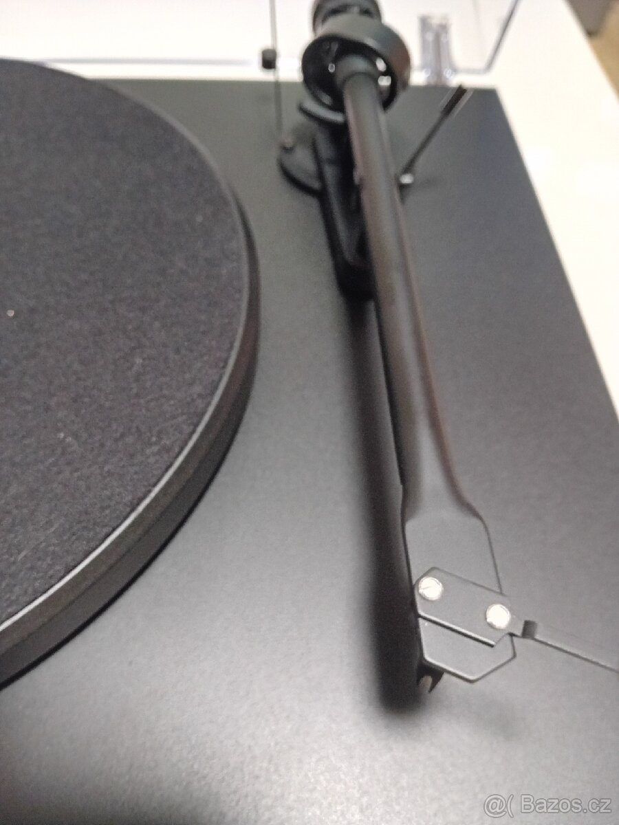 Gramofon Pro-Ject Debut - 4