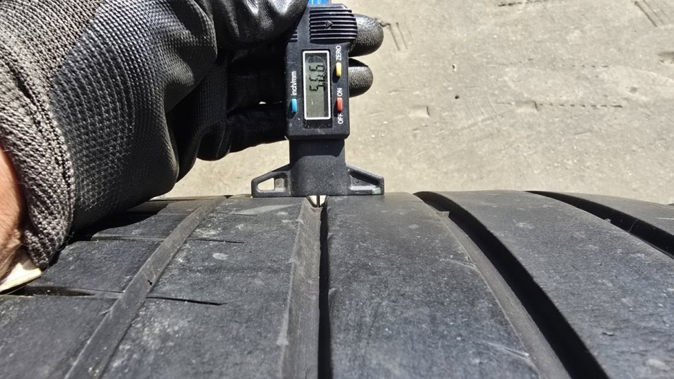 Letní pneu 275/40/19 Michelin - 4