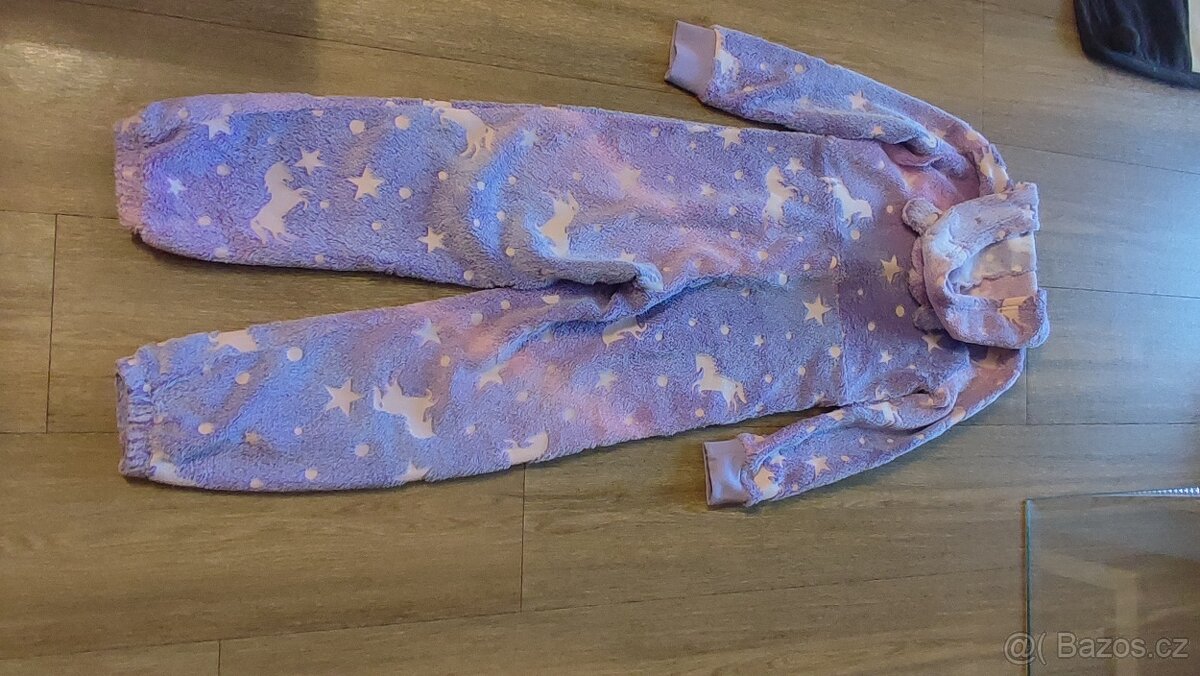 Overal s jednorožci - 4