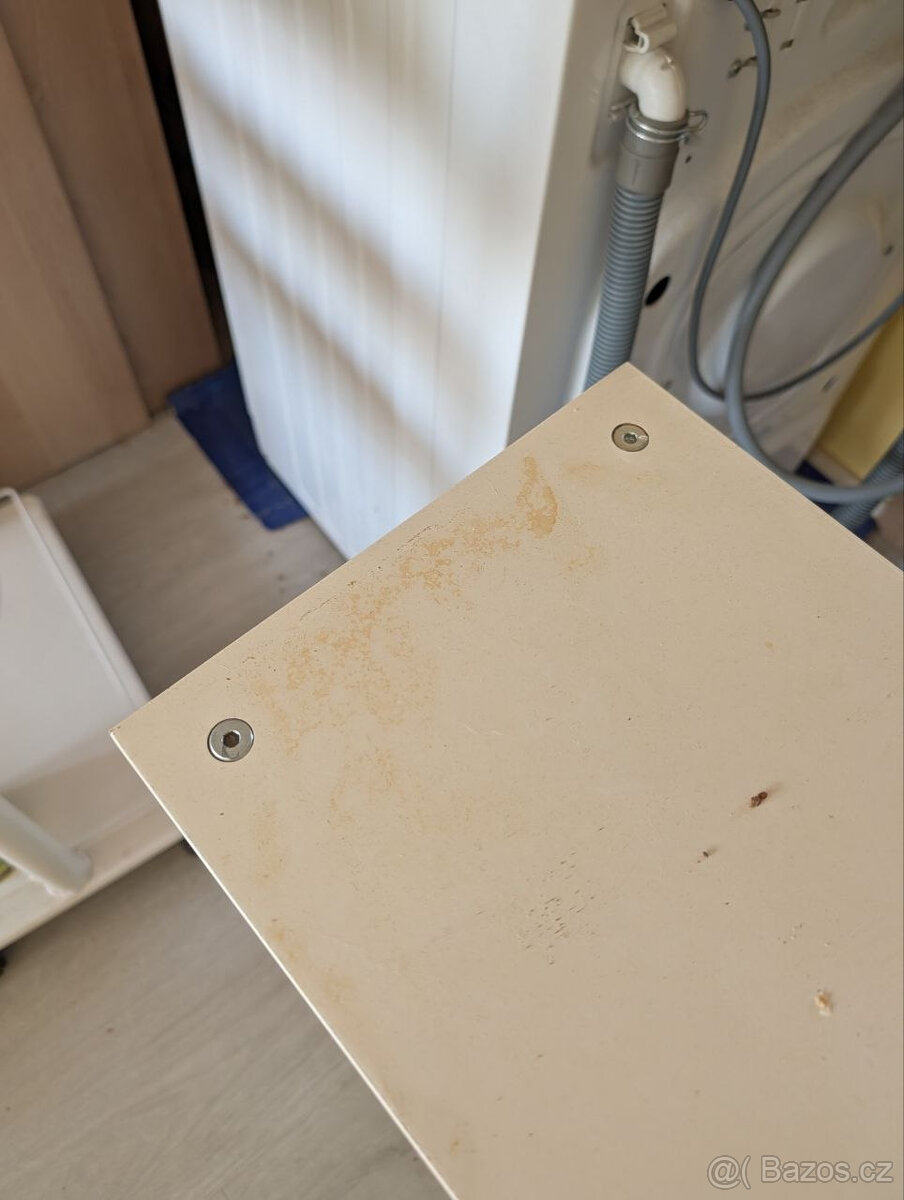 Nástěnná prosklená vitrína – bílá - 4