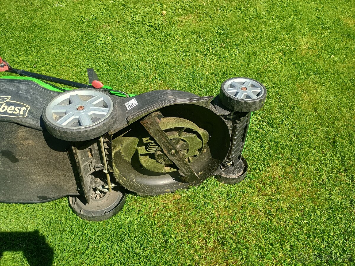 El.sekacka na trávu - 4