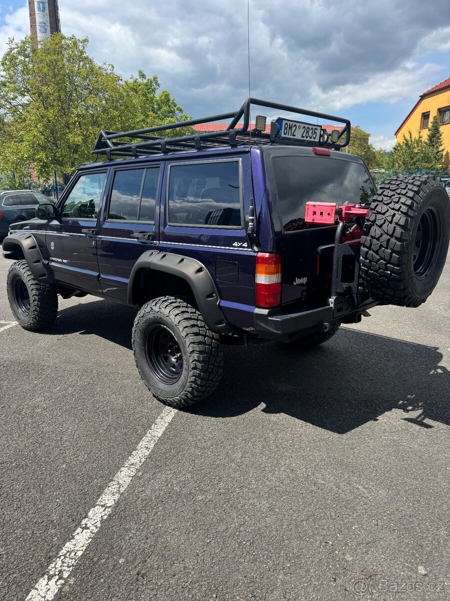 Jeep Cherokee XJ Special - 4