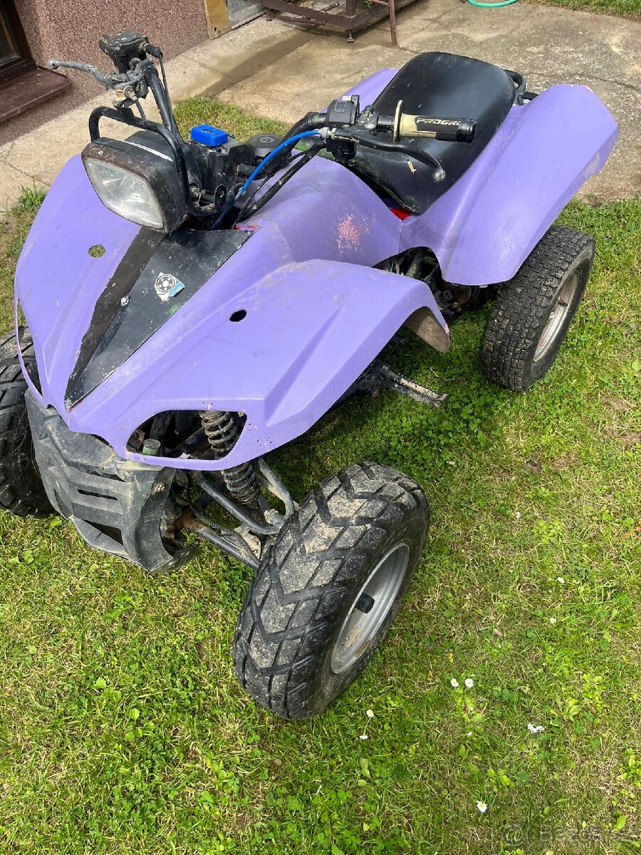 Prodám čtyřkolku bez TP a motoru
