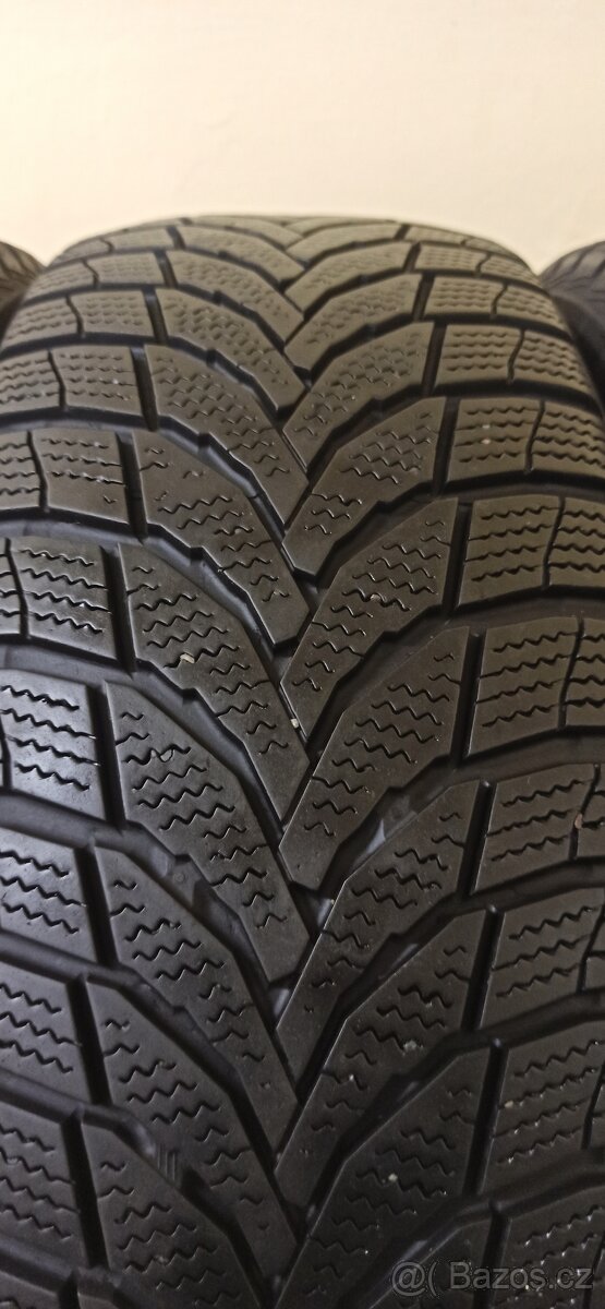 Nexen 215/65 R16 98H 4,5 - 5,5 mm - 4