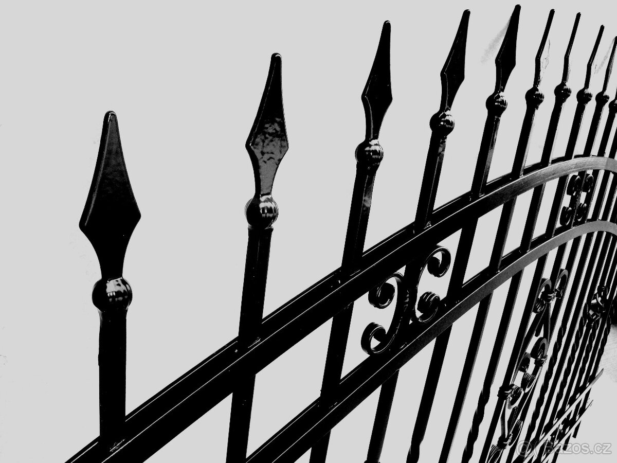 PLOT OPLOCENÍ BRÁNA VRATA - 4