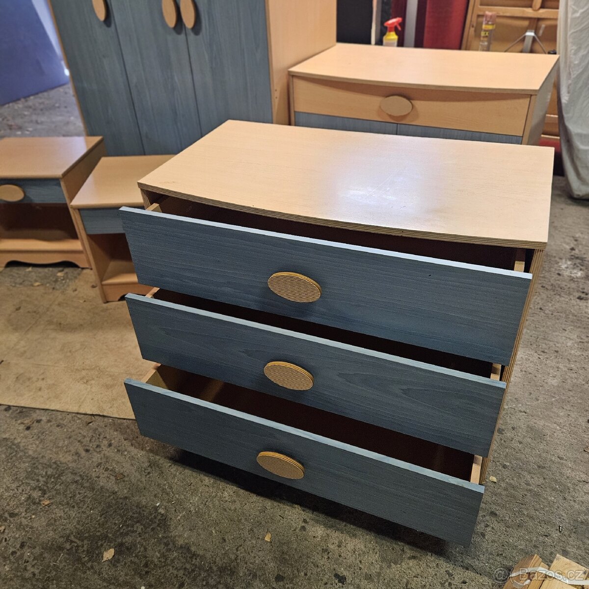 Prodám zachovalou stěnu - 4