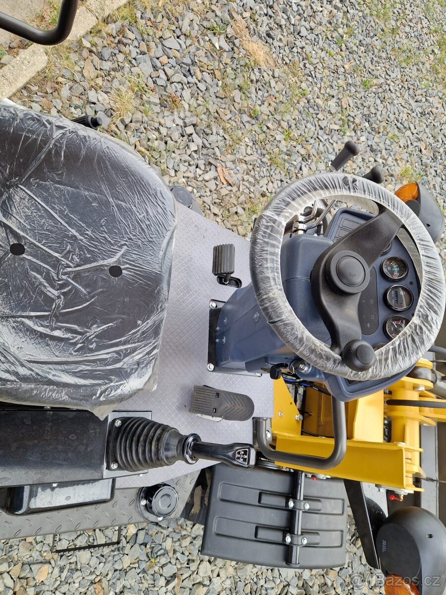 Kolový nakladač ZL10 - 4