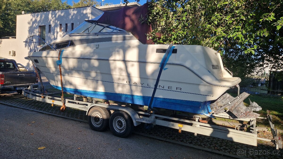 Bayliner Ciera 2655 + vlek 3.5T - posezónní sleva - 4