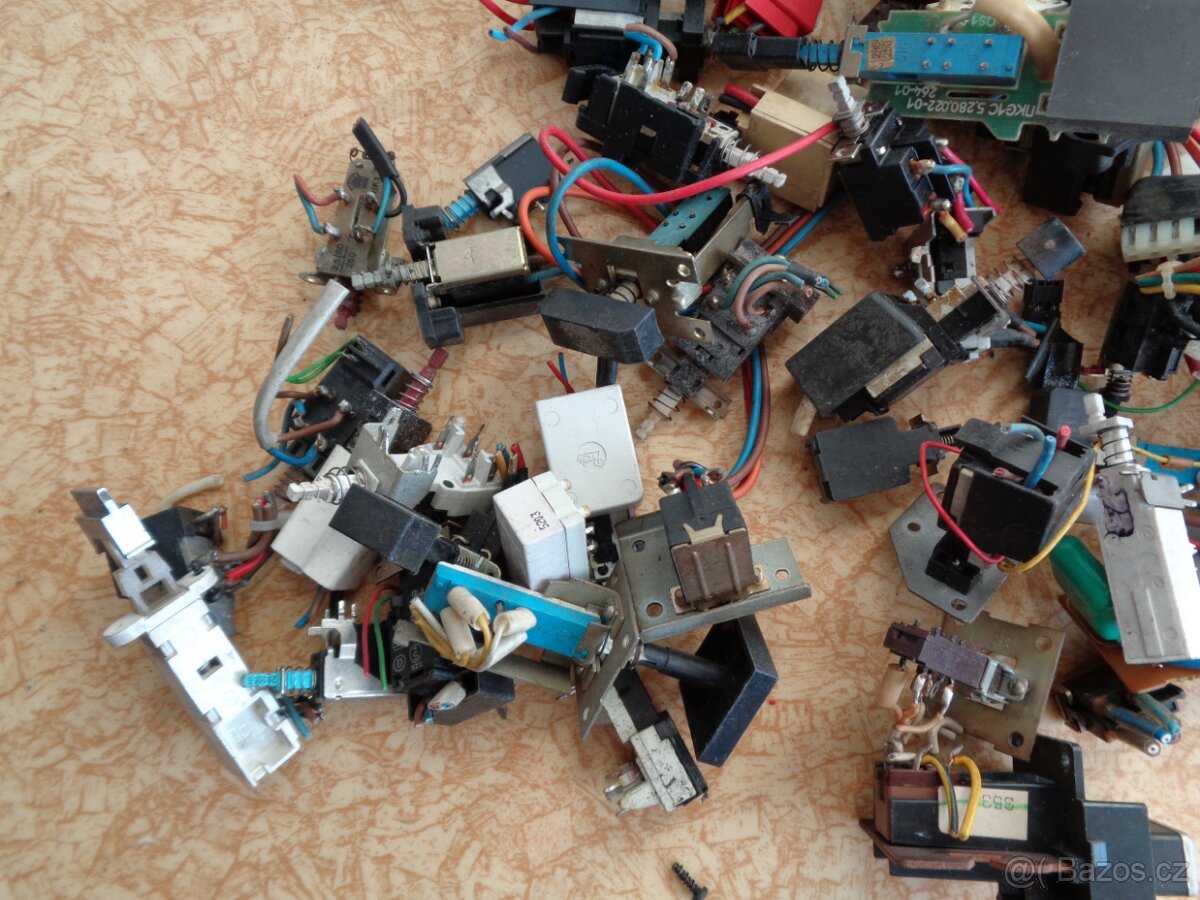 Prodám různé síťové vypínače - 4