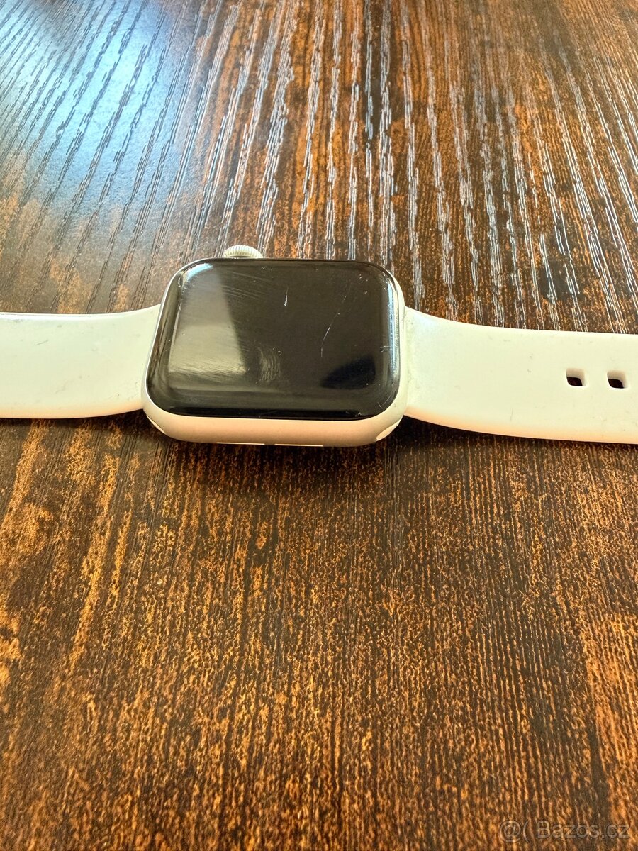 Apple watch SE (1.generace) (2020) - 4