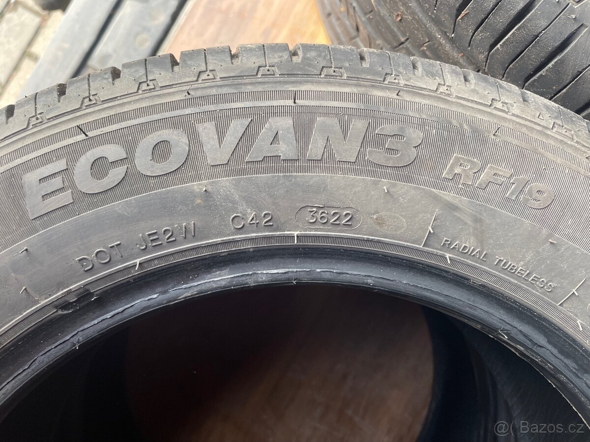 Imperial Ecovan 3 RF19, 215/60R16C - 4