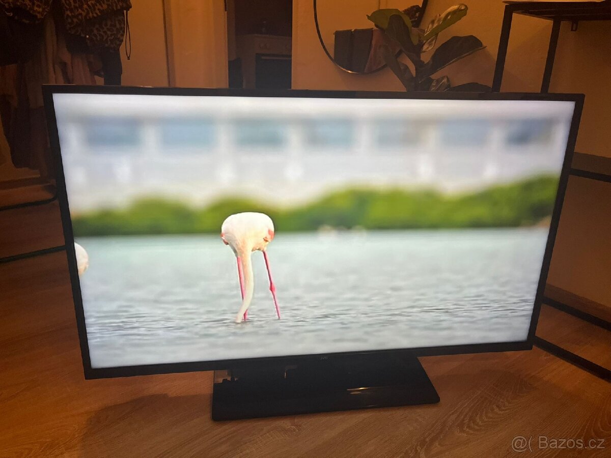 4K JVC TV 109cm - 4