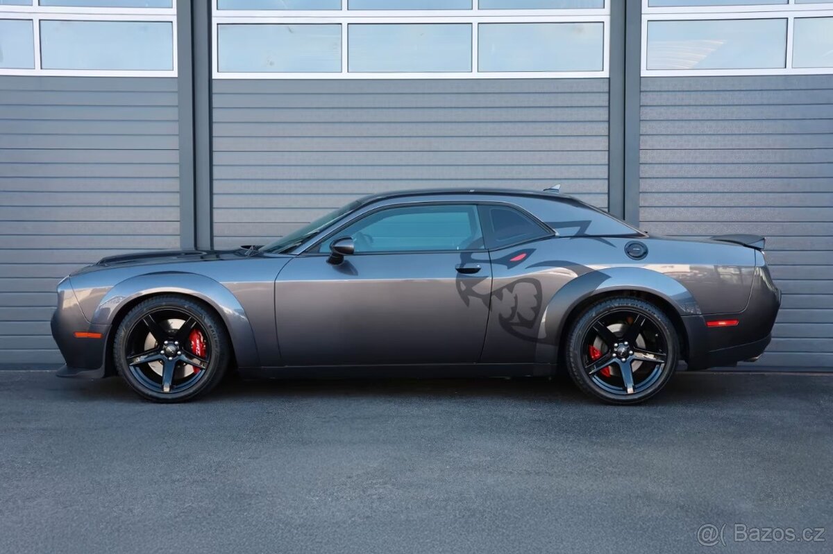 Dodge Challenger SRT Hellcat Jailbreak WideBody (č. B44) - 4