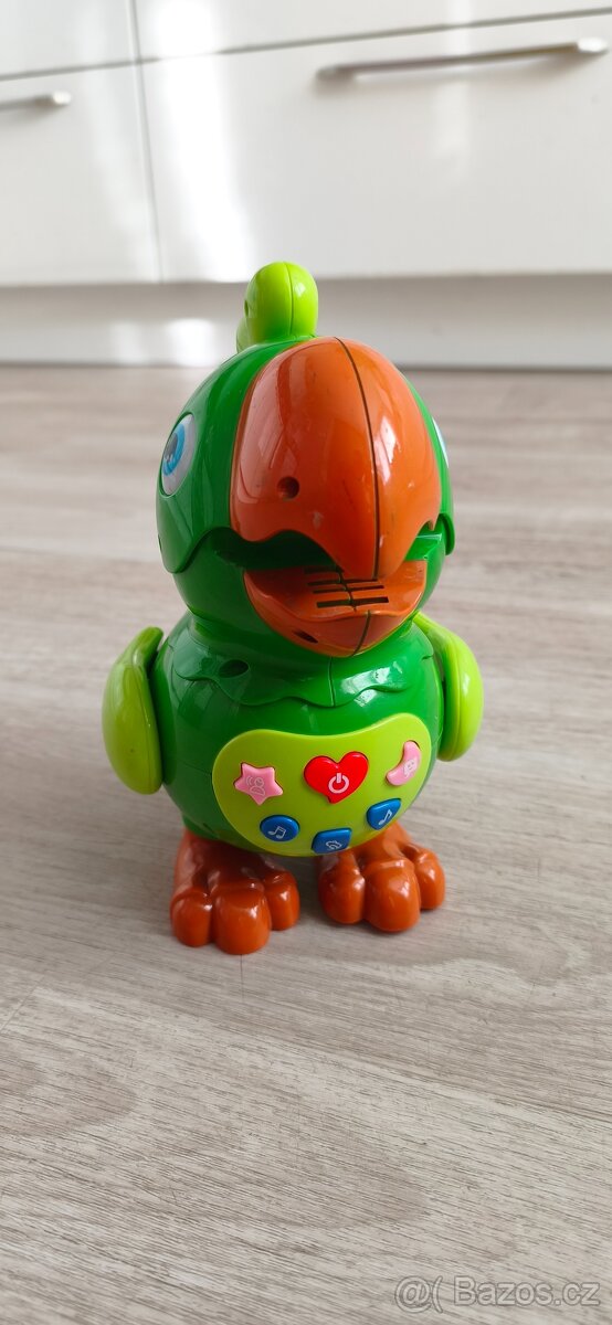 Mluvící a chodící papoušek - 4