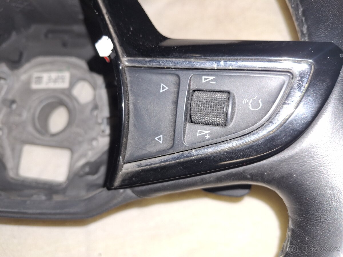 VOLANT ŠKODA SUPERB 3 PÁDLA - 4