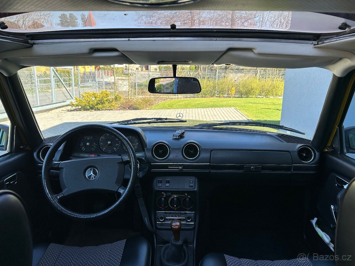 W123 240D - 4