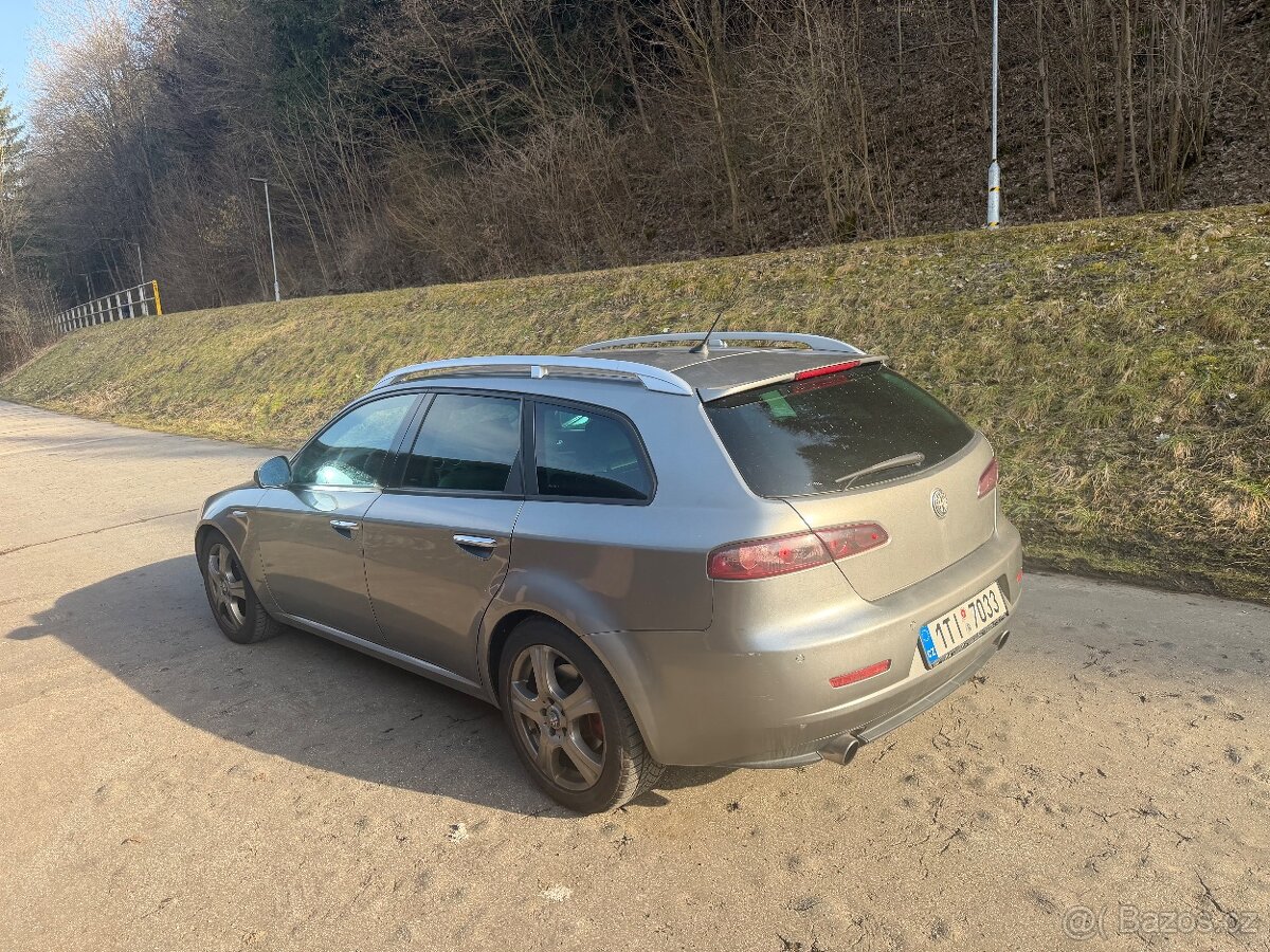 Prodám Alfu Romeo 159 2.4 JTDM 147kw - 4