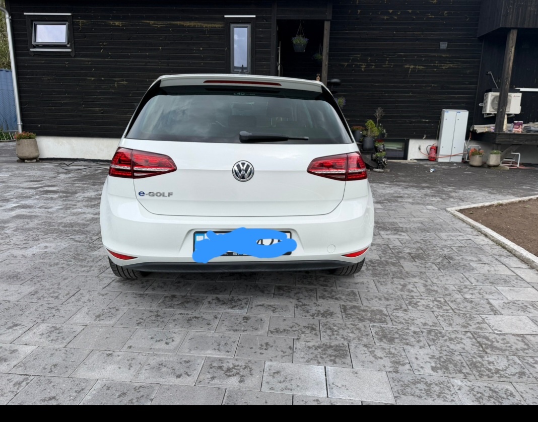 Volkswagen E-Golf 2015 rok