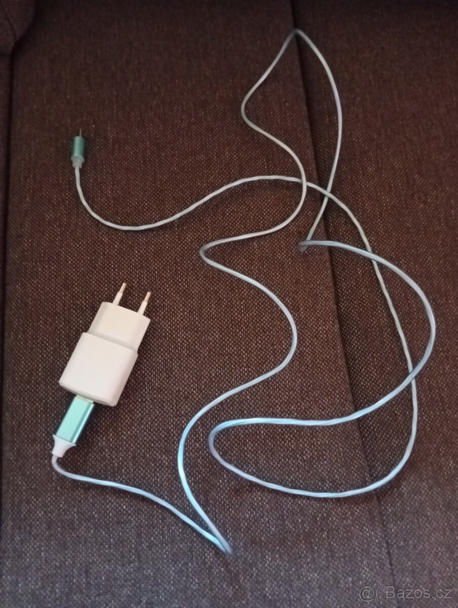 Mobilní telefon. - 4
