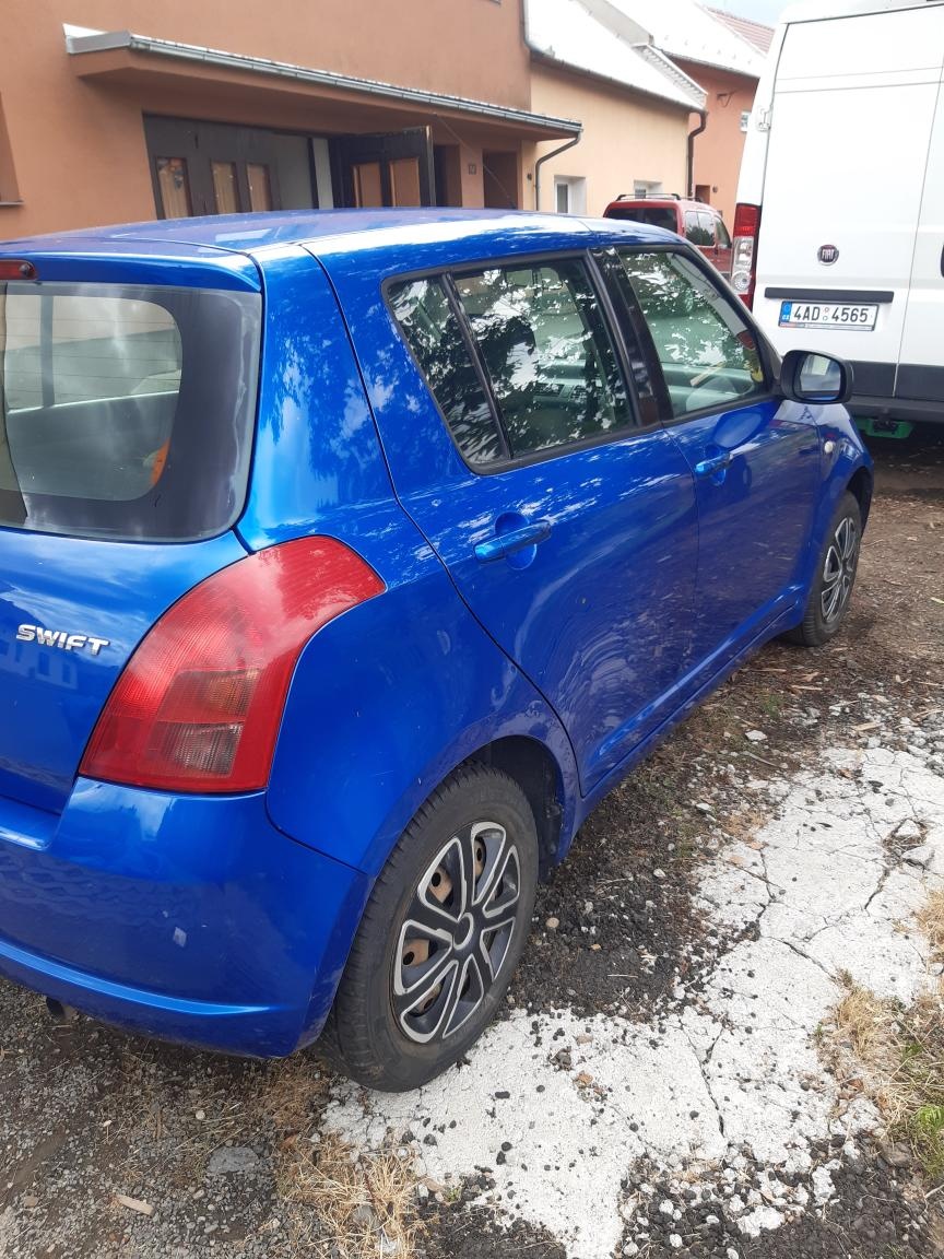 Suzuki Swift . 1.3 . - 4