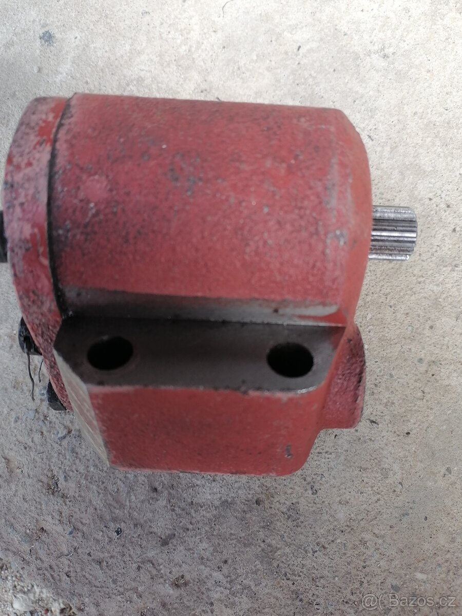 Zetor pumpa a čerpadlo UŘ - 4