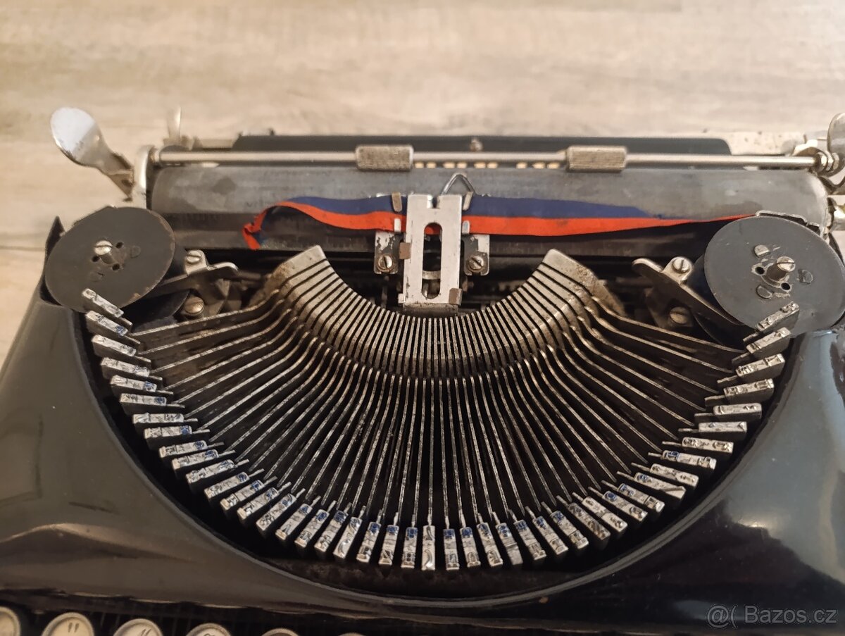 Psací stroj – funkční, klasický mechanický model - 4